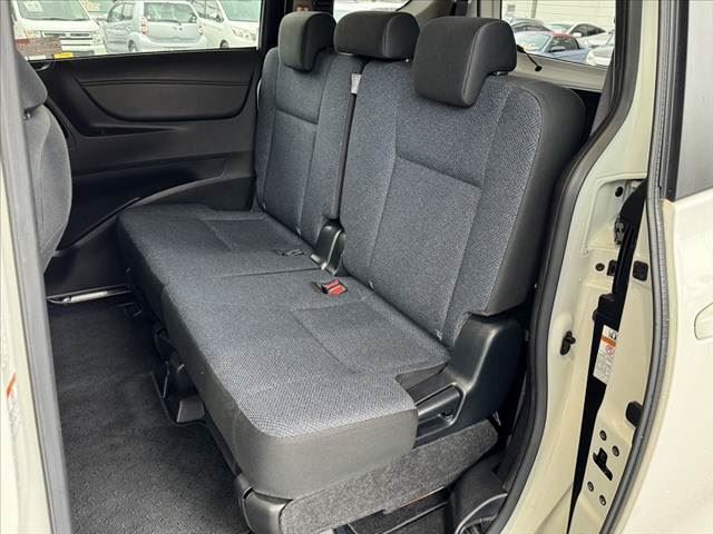 2016 Toyota SIENTA — миниатюра 19