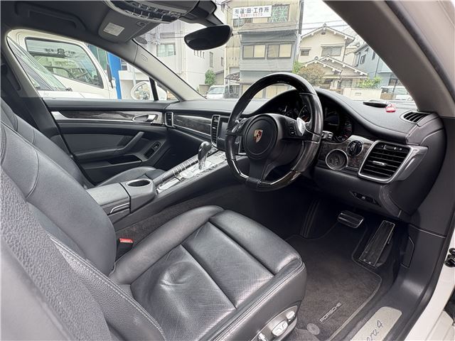صورة مصغرة 13 لـ 2011 Porsche PANAMERA