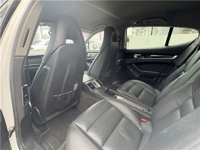 صورة مصغرة 16 لـ 2011 Porsche PANAMERA