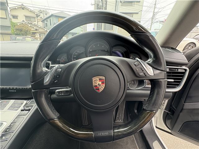 صورة مصغرة 17 لـ 2011 Porsche PANAMERA