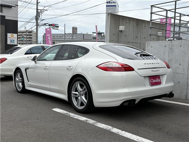 صورة 8 لـ 2011 Porsche PANAMERA