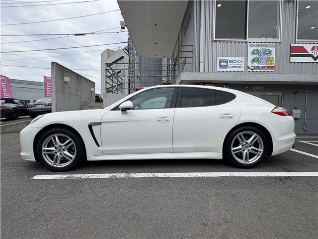 صورة 7 لـ 2011 Porsche PANAMERA