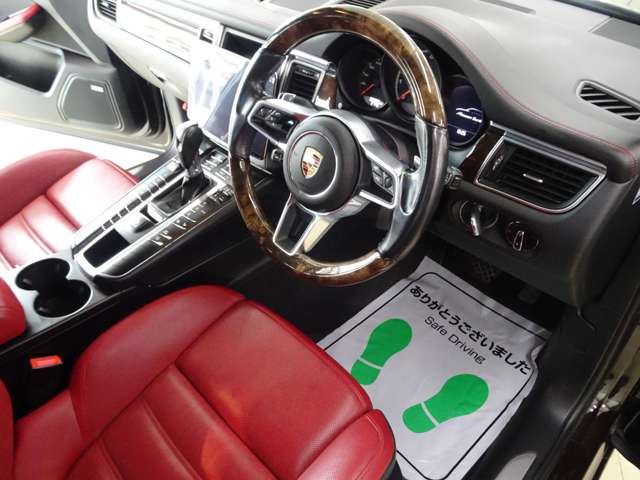 2016 Porsche MACAN photo 3
