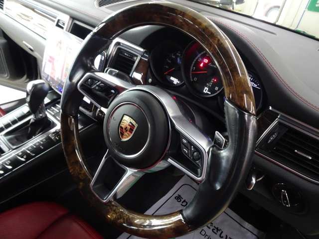 2016 Porsche MACAN — миниатюра 17