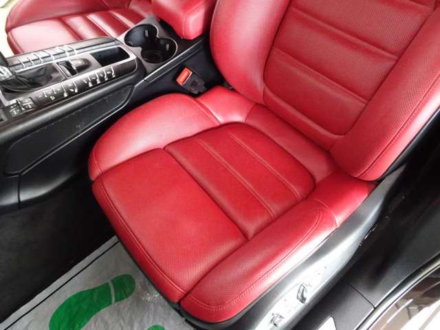 2016 Porsche MACAN photo 7