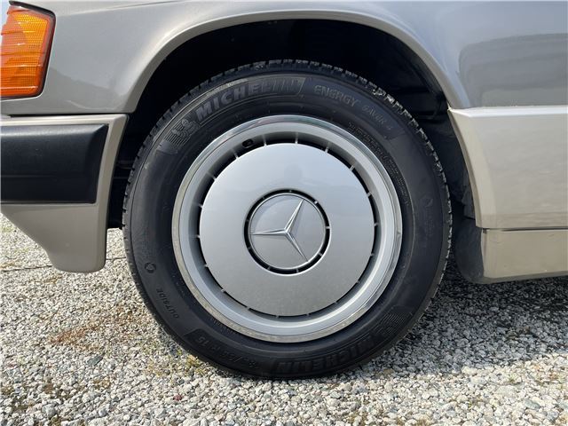 صورة مصغرة 28 لـ 1989 Mercedes-BENZ 190