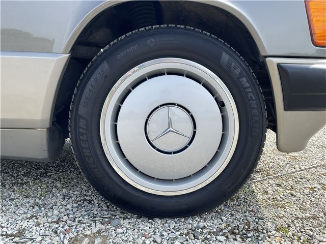 صورة مصغرة 31 لـ 1989 Mercedes-BENZ 190