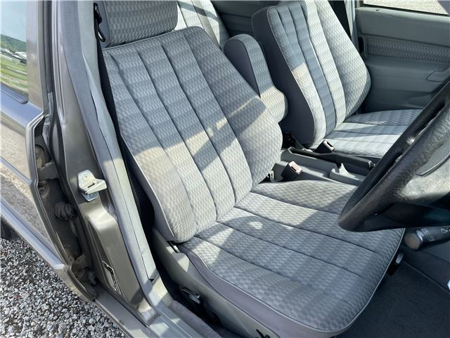 صورة مصغرة 41 لـ 1989 Mercedes-BENZ 190