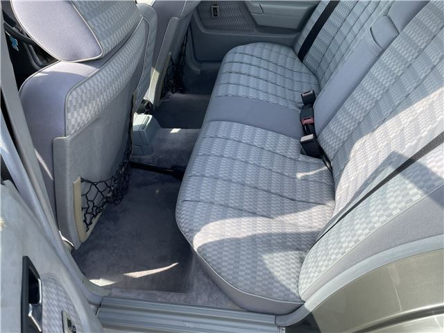 صورة مصغرة 49 لـ 1989 Mercedes-BENZ 190