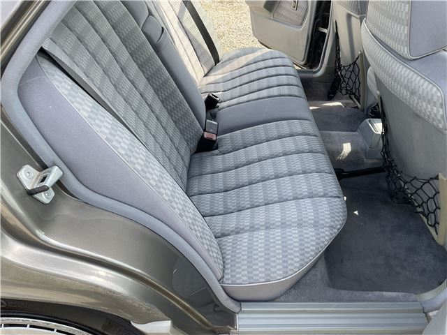 صورة مصغرة 51 لـ 1989 Mercedes-BENZ 190