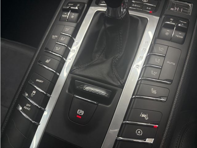 2019 Porsche MACAN — миниатюра 13