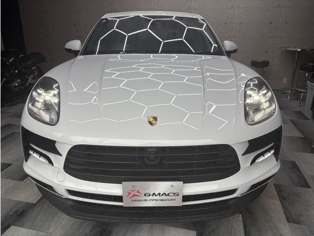 2019 Porsche MACAN photo 2