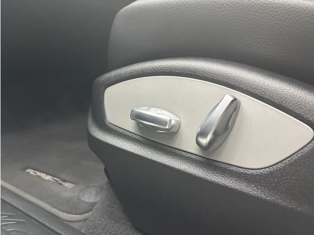 2019 Porsche MACAN — миниатюра 23