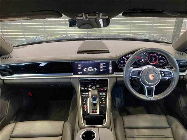 صورة 2 لـ 2018 Porsche PANAMERA