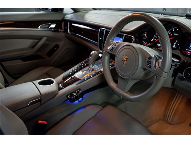 صورة 2 لـ 2010 Porsche PANAMERA