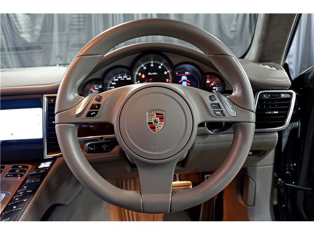 صورة مصغرة 11 لـ 2010 Porsche PANAMERA