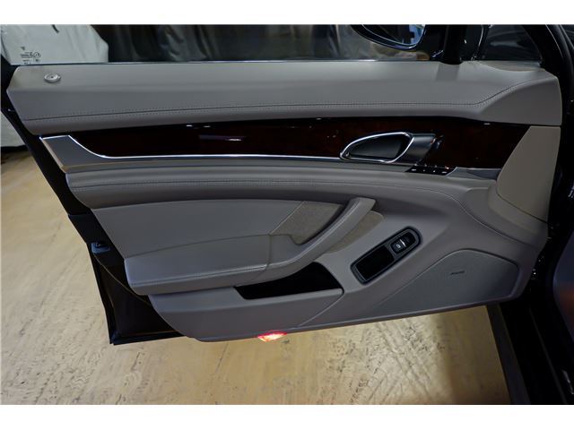 صورة مصغرة 44 لـ 2010 Porsche PANAMERA