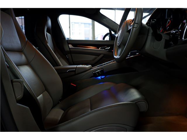 صورة 4 لـ 2010 Porsche PANAMERA