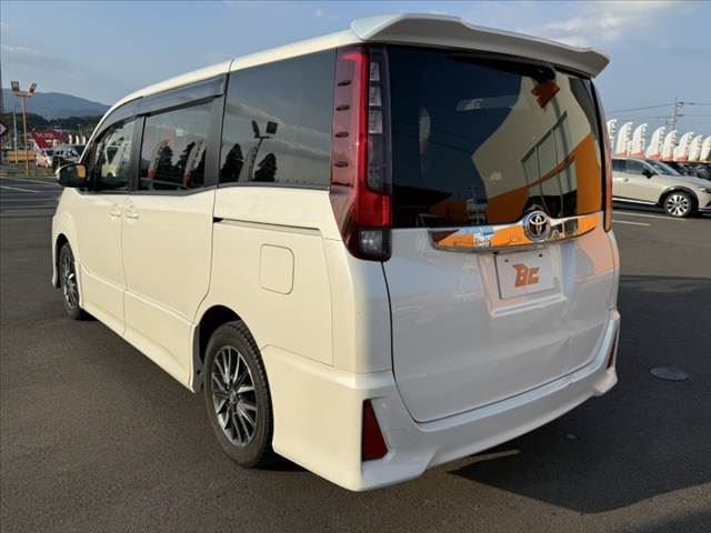 2014 Toyota NOAH 缩略图 15