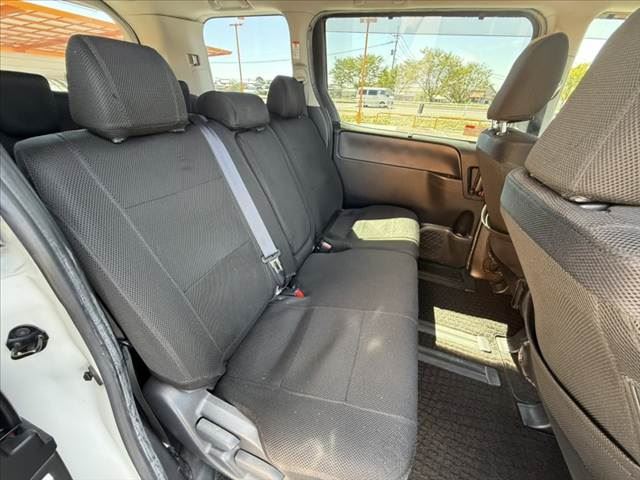 2014 Toyota NOAH 缩略图 18