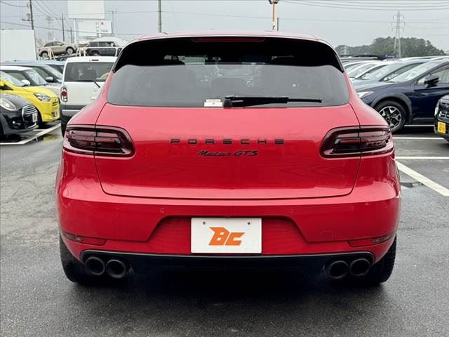 2016 Porsche MACAN 缩略图 14