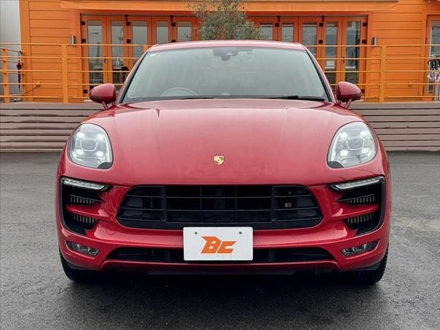 2016 Porsche MACAN photo 9