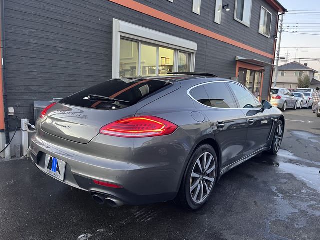 صورة 8 لـ 2015 Porsche PANAMERA