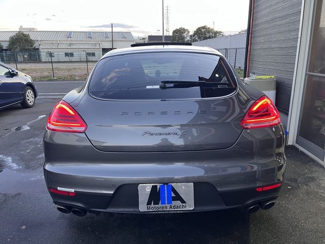 صورة 7 لـ 2015 Porsche PANAMERA