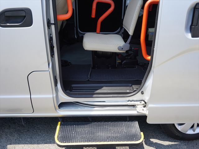 2010 Nissan NV200 VANETTE VAN thumbnail 25