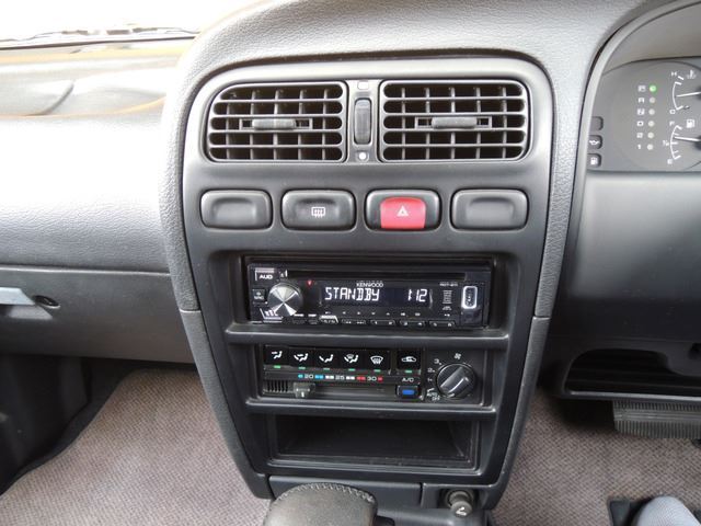 1990 Nissan PRIMERA 照片 10