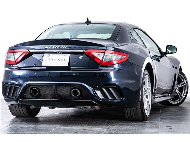 2017 Maserati GRAN TURISMO photo 2