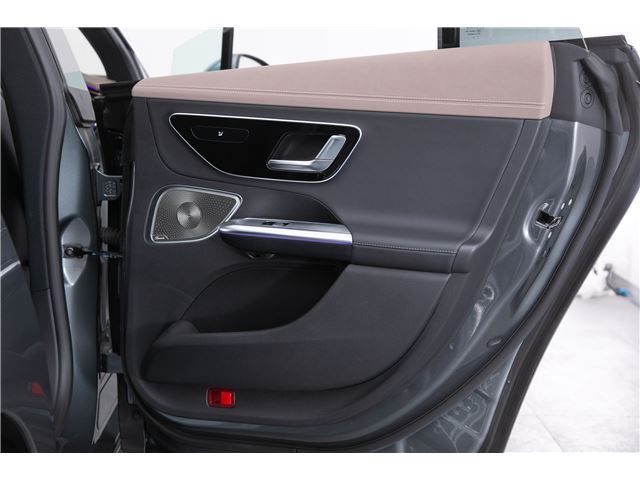 2023 Mercedes-BENZ EQE AMG — миниатюра 70