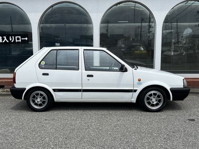 1991 Nissan MARCH 照片 9
