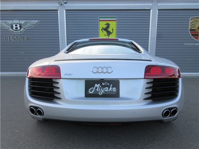 2012 AUDI R8 — миниатюра 13