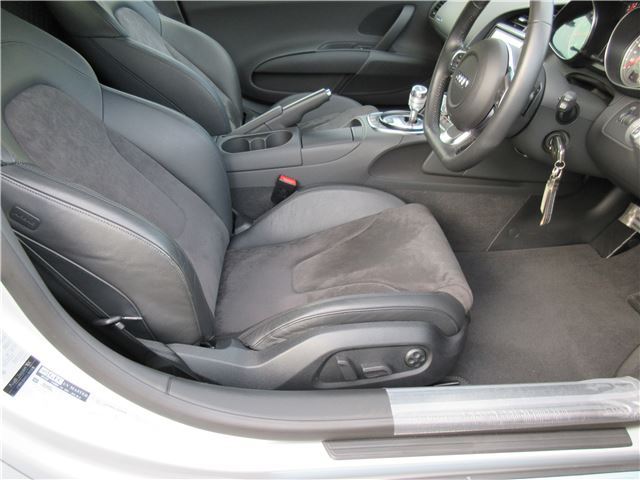 2012 AUDI R8 — миниатюра 26