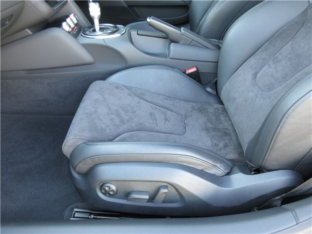 2012 AUDI R8 — миниатюра 27
