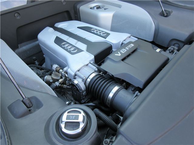 2012 AUDI R8 — миниатюра 32