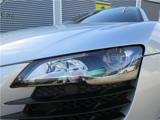 صورة 7 لـ 2012 AUDI R8