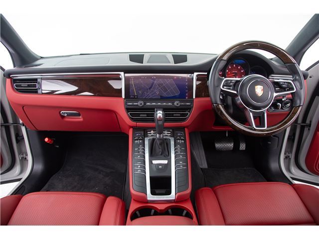 صورة 3 لـ 2021 Porsche MACAN