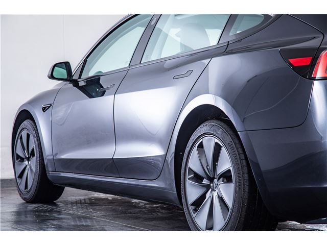 صورة مصغرة 31 لـ 2024 Tesla MODEL 3