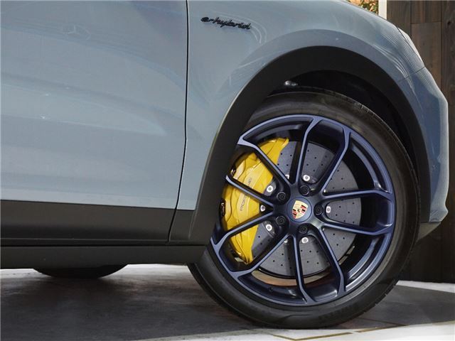 2024 Porsche CAYENNE COUPE — миниатюра 25