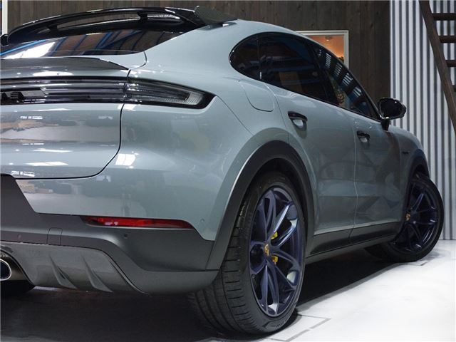 2024 Porsche CAYENNE COUPE — миниатюра 32
