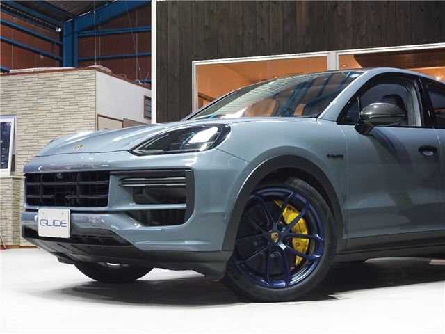 صورة 10 لـ 2024 Porsche CAYENNE COUPE