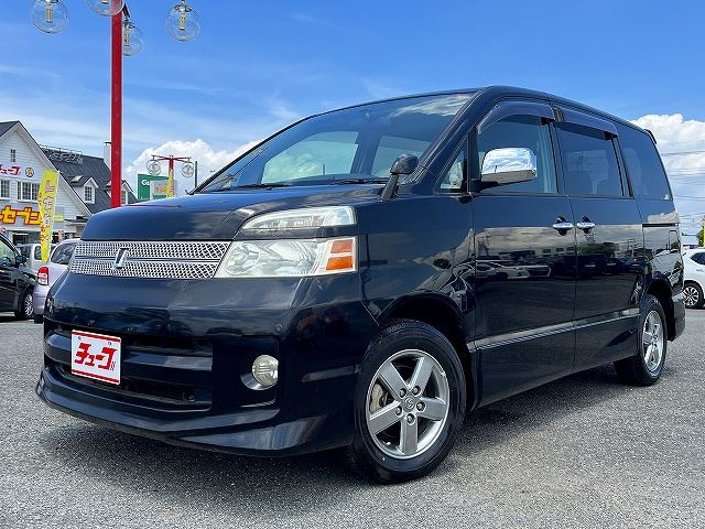 2005 Toyota VOXY — фото 1