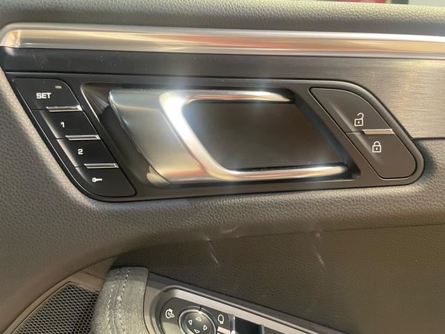 صورة مصغرة 15 لـ 2022 Porsche MACAN