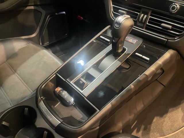 صورة مصغرة 17 لـ 2022 Porsche MACAN