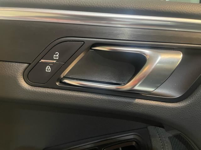 صورة مصغرة 20 لـ 2022 Porsche MACAN
