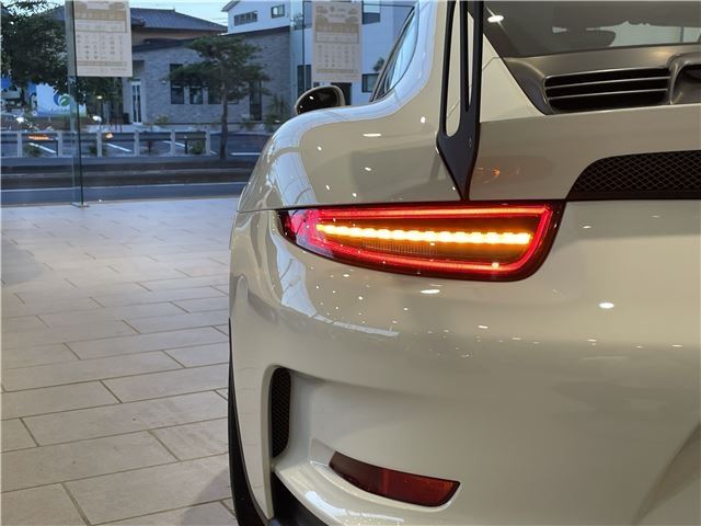 2016 Porsche 911 — миниатюра 19