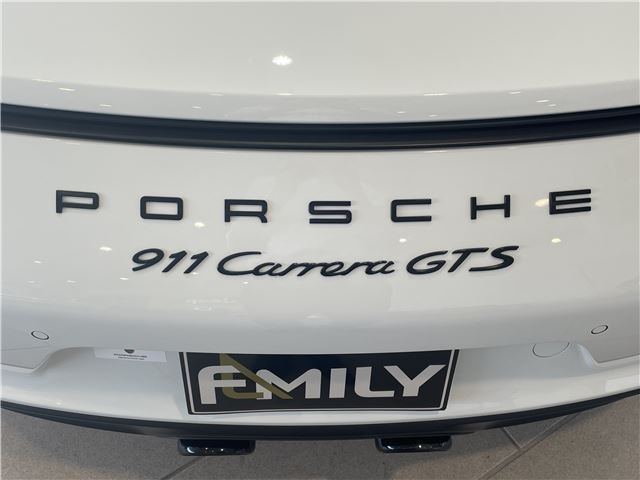 2017 Porsche 911 — миниатюра 15