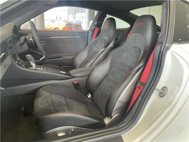 2017 Porsche 911 — миниатюра 27